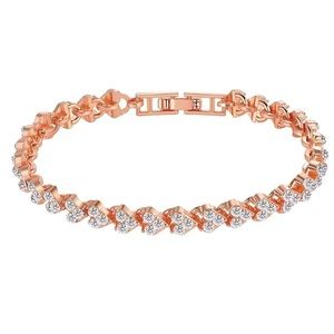 Sparkle with Love: Heart-Shaped Rhinestone Bracelet